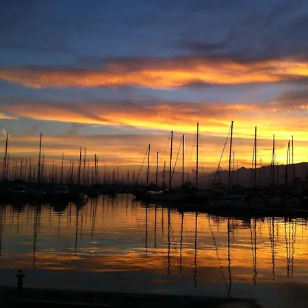 Boats & Breakfast Porto Antico Fifty ספינת מלון *
